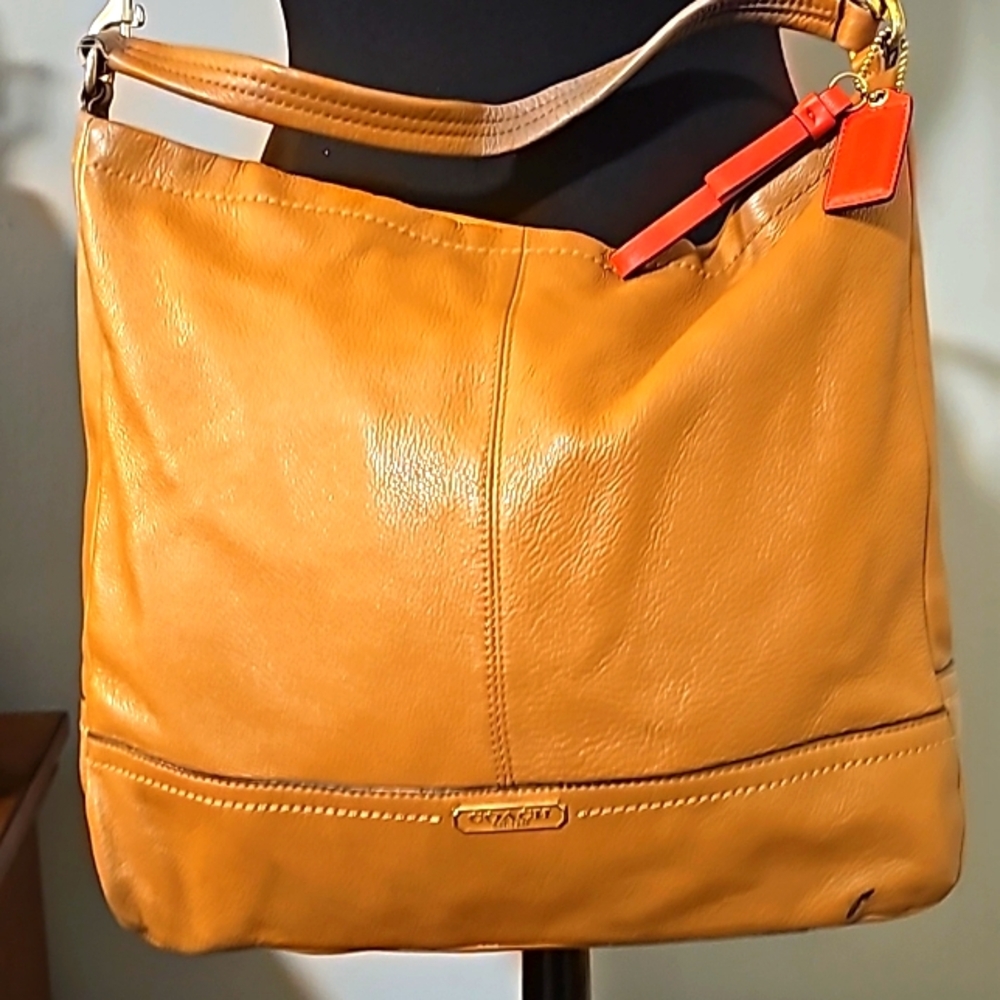 Coach Large Tan Leather Hobo Bag, Top Zip Closure